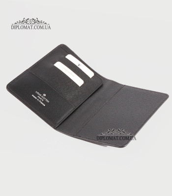 Обложка для паспорта LOUIS VUITTON 9 EPI BLACK