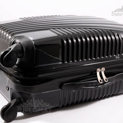 Чемодан дорожный KARYA Suitcase SMALL  PLASTIC BLACK Черный