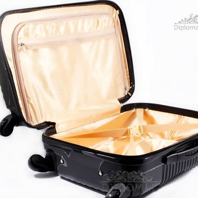 Чемодан дорожный KARYA Suitcase SMALL  PLASTIC BLACK Черный