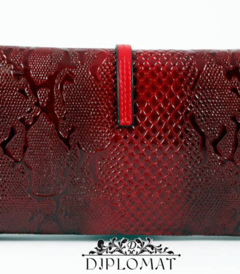 Клатч женский кожаный на длином ремешке KARYA 0674 019 RED Lack