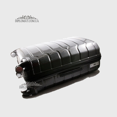 Чемодан поликарбонат на колесах GUARD 010603 CARBON BLACK Черный  Размер XL ( 28 x 75 x 47 cm 4,24 кг)